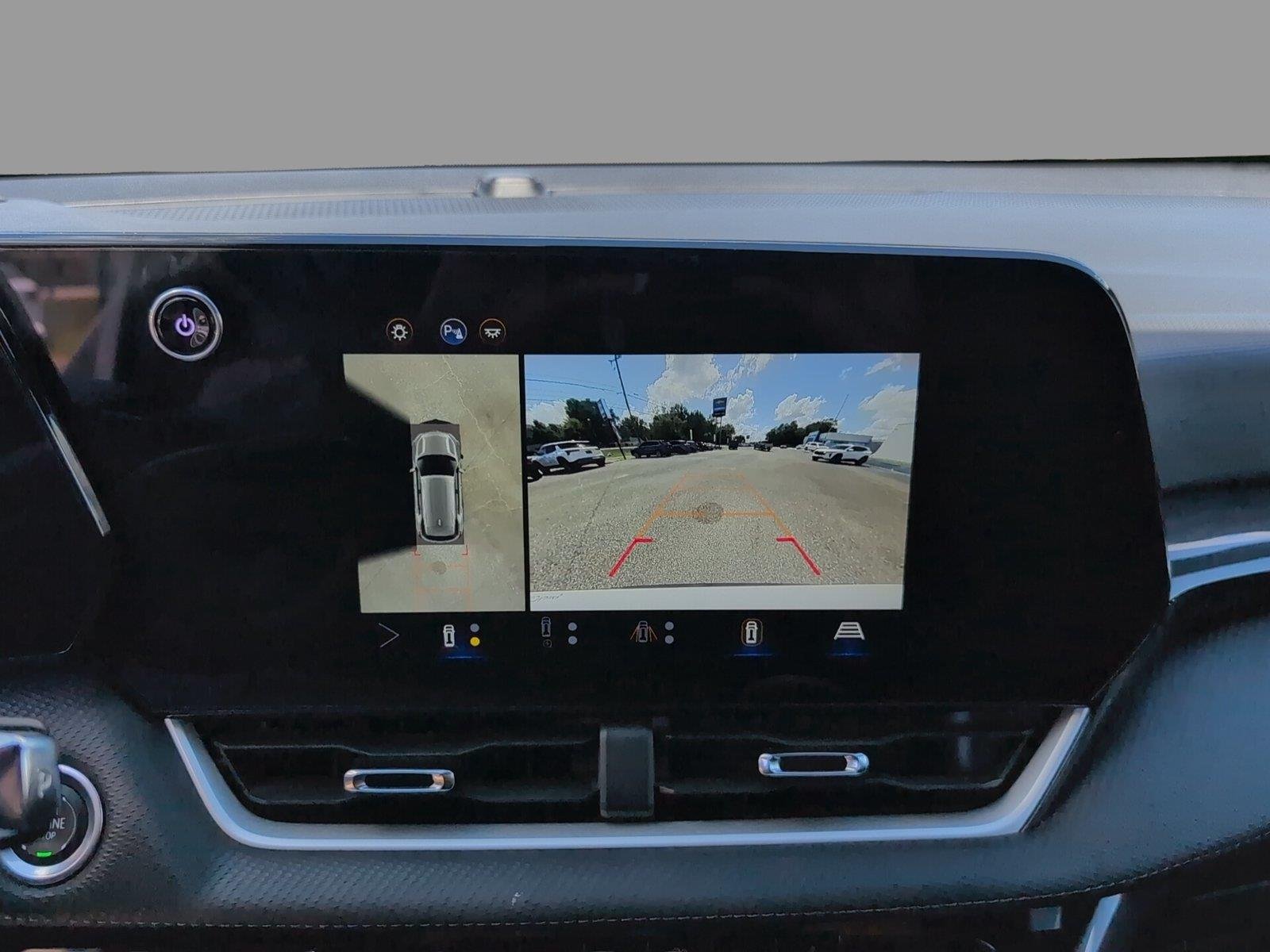 Used 2025 Summit White Chevrolet LT image 24
