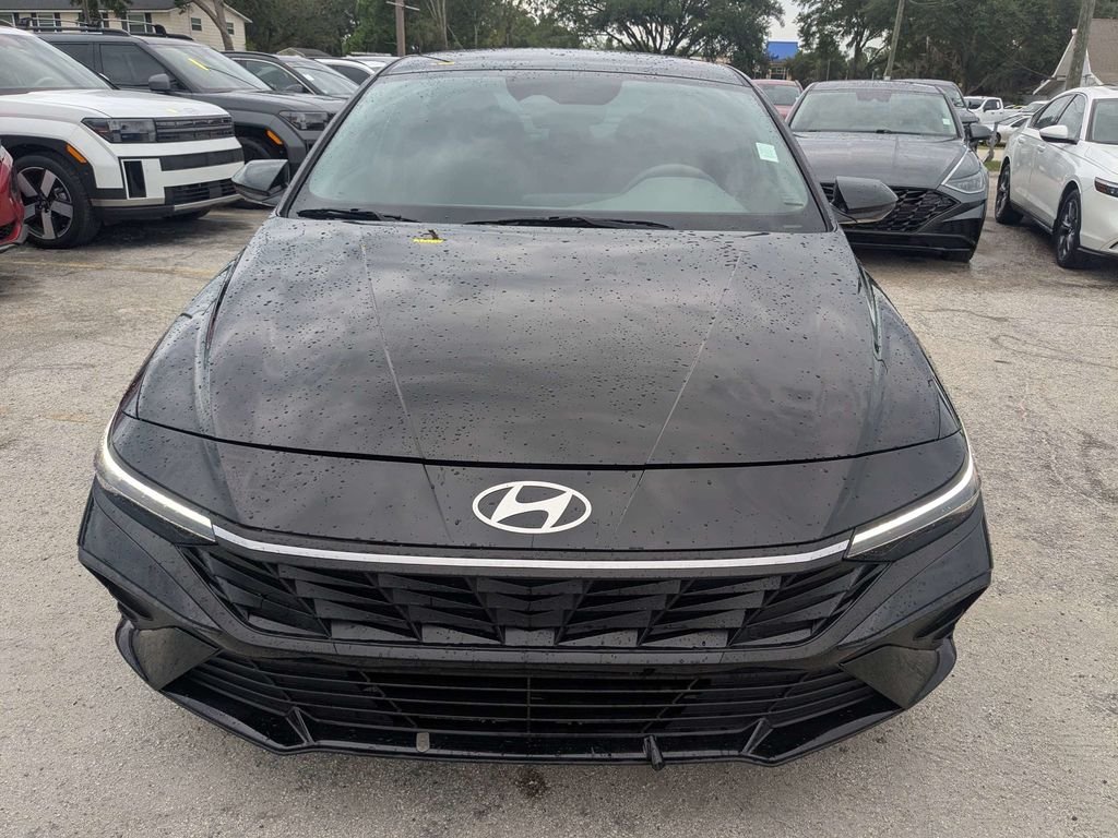 Used 2024 Black Hyundai SEL image 9