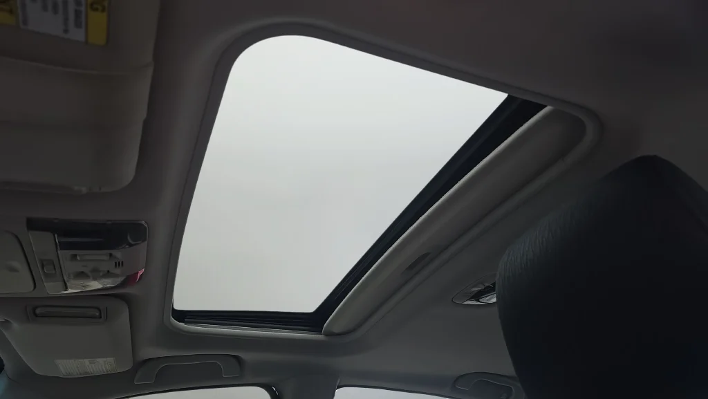 Used 2012  Subaru 2.5i image 30
