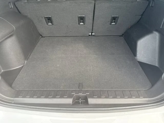Used 2024 Summit White Chevrolet LT image 21