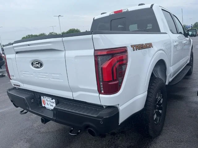 New 2025 Oxford White Ford Tremor® image 32