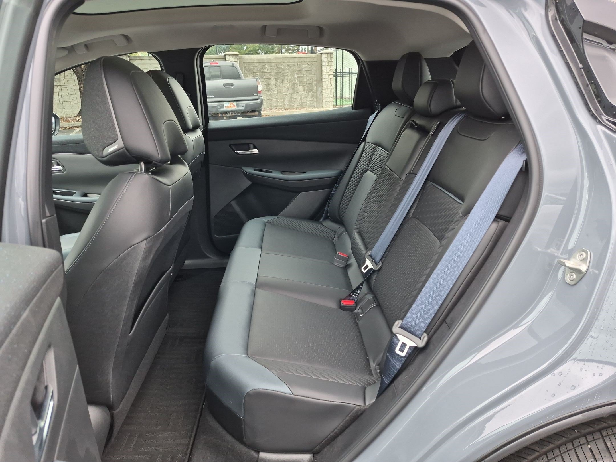 New 2026 Boulder Gray Pearl / Super Black Two-tone Nissan Platinum+ image 15