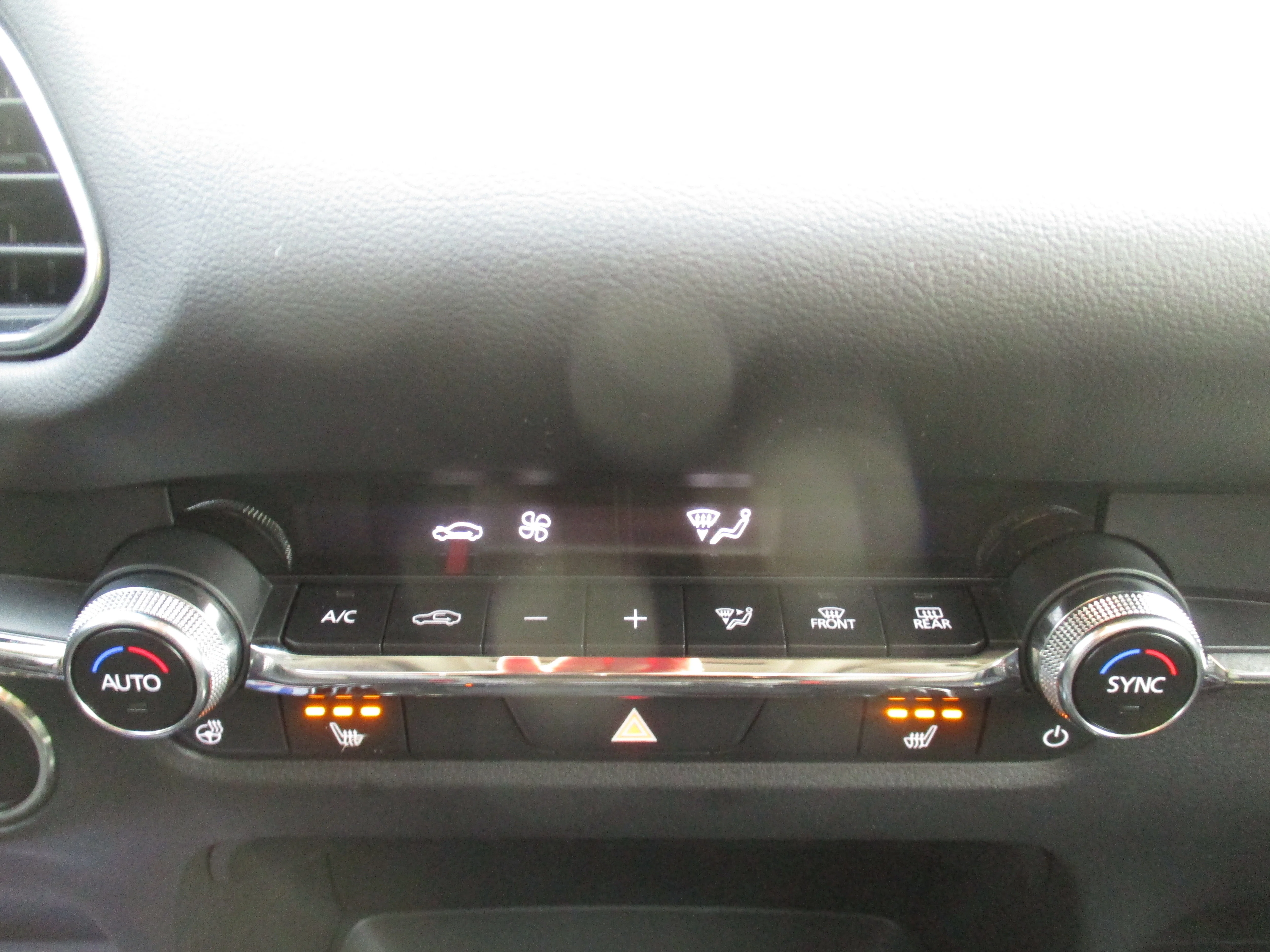 Used 2024 Snowflake White Pearl Mica Mazda 2.5 Turbo Premium Package image 43