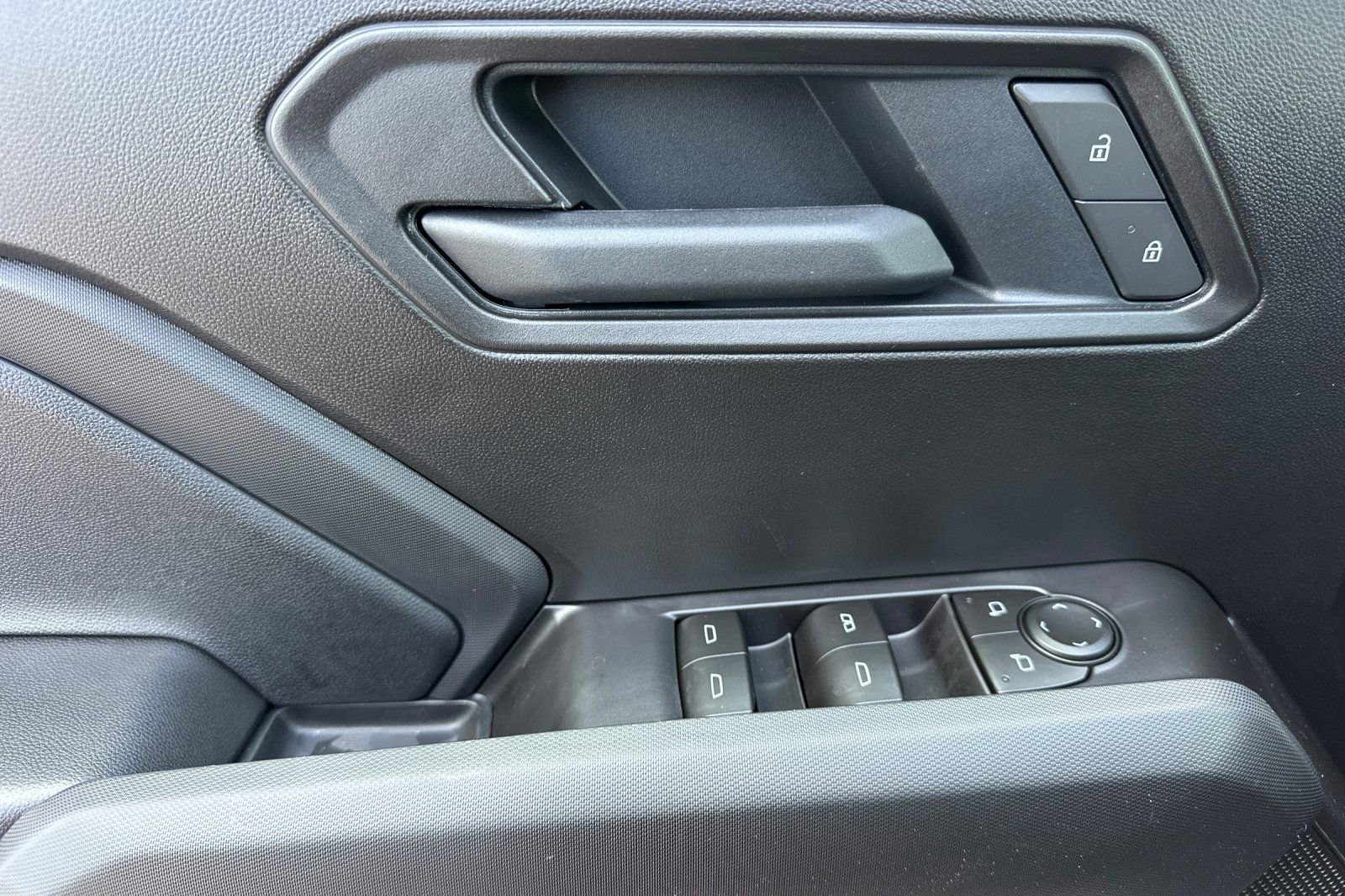 2026 Chevrolet Colorado Trail Boss - Photo 11