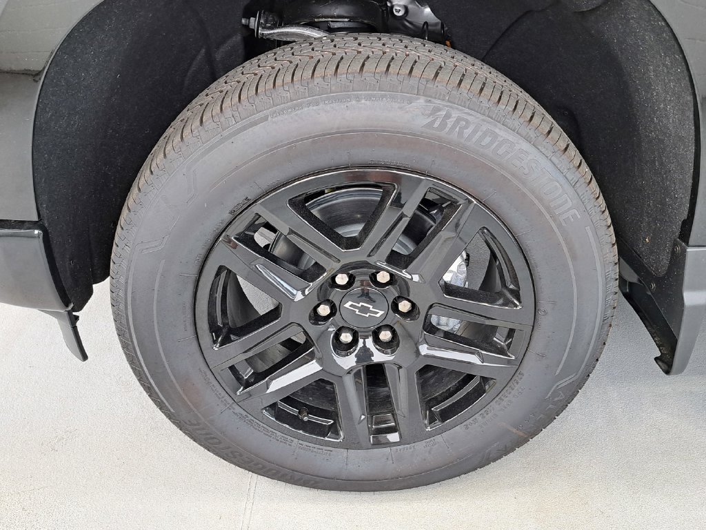 2026 Chevrolet Silverado 1500 RST Crew Cab Pickup Slide 15