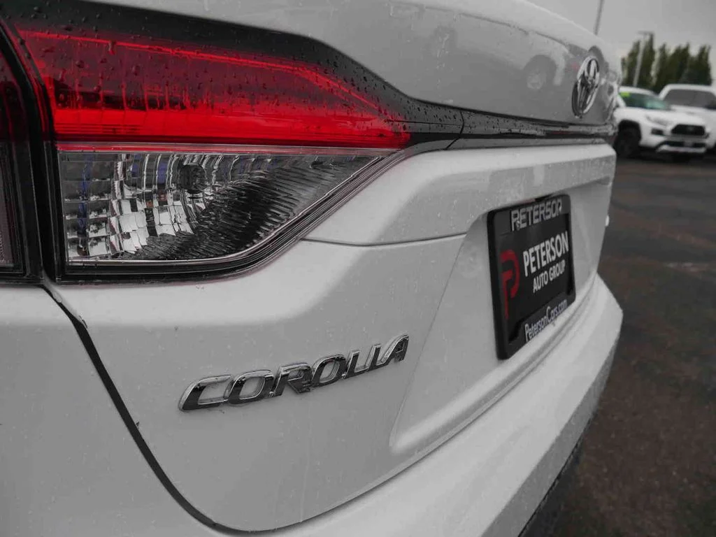 Used 2025 White Toyota LE image 8