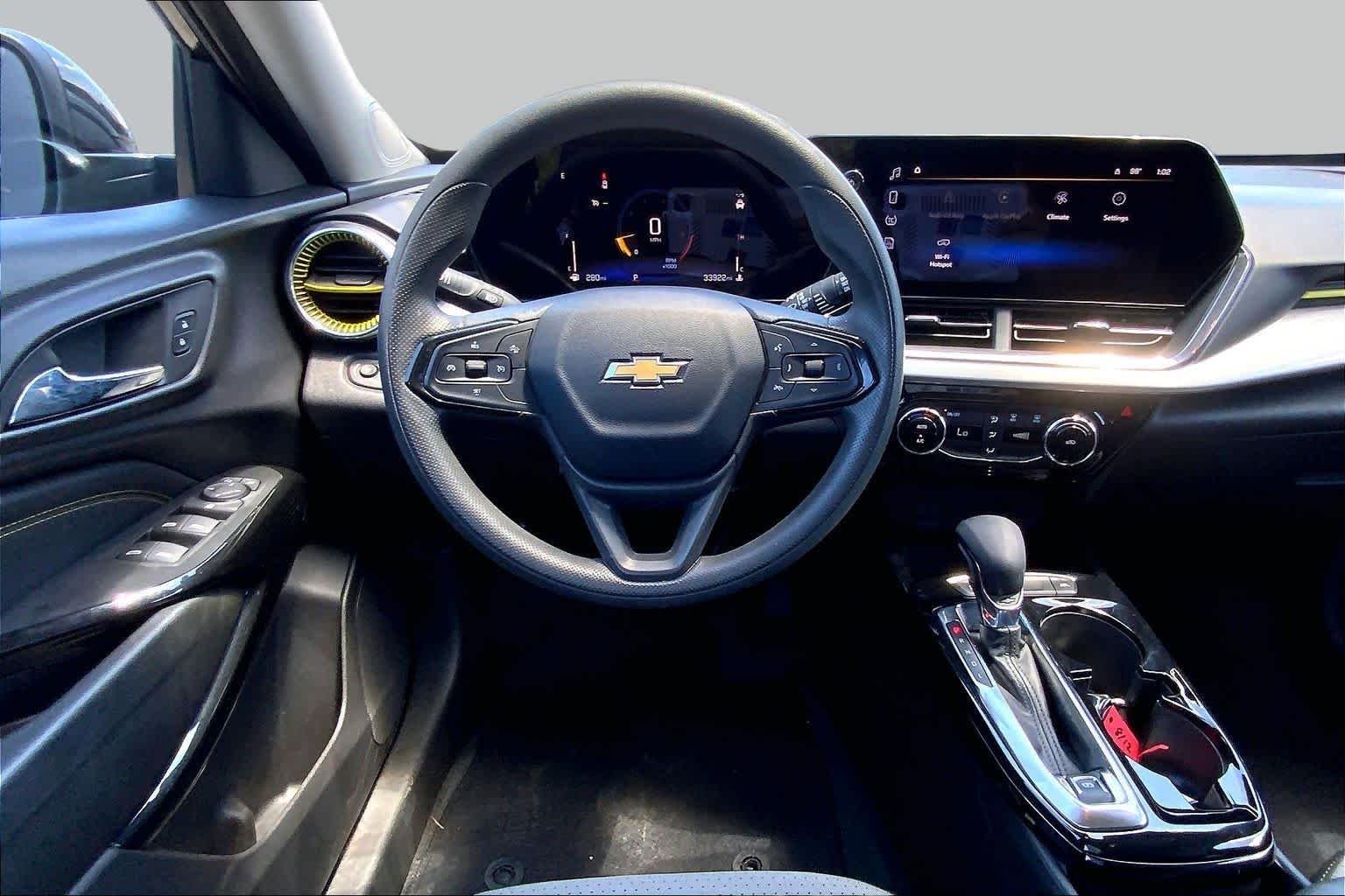 Used 2025 Mosaic Black Metallic Chevrolet LT image 6