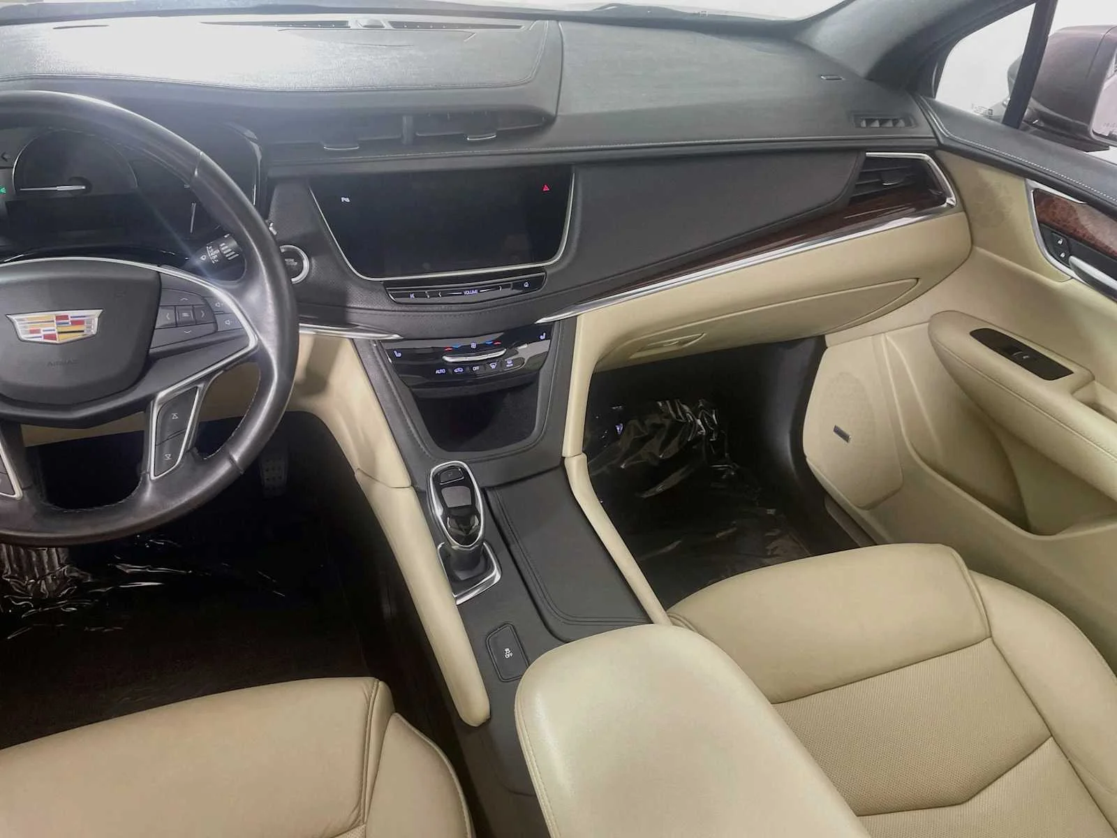 Used 2019 Dark Mocha Metallic Cadillac Luxury FWD image 23