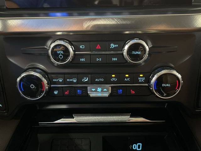 New 2025 Star White Metallic Tri-Coat Ford F-250® King Ranch® image 21