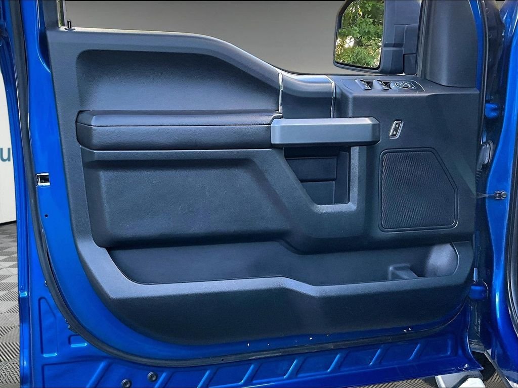 Used 2018 Lightning Blue Ford XLT image 9
