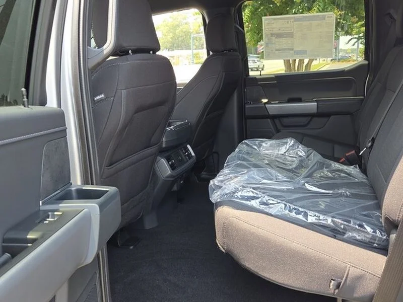 New 2026 Iconic Silver Metallic Ford XLT image 9