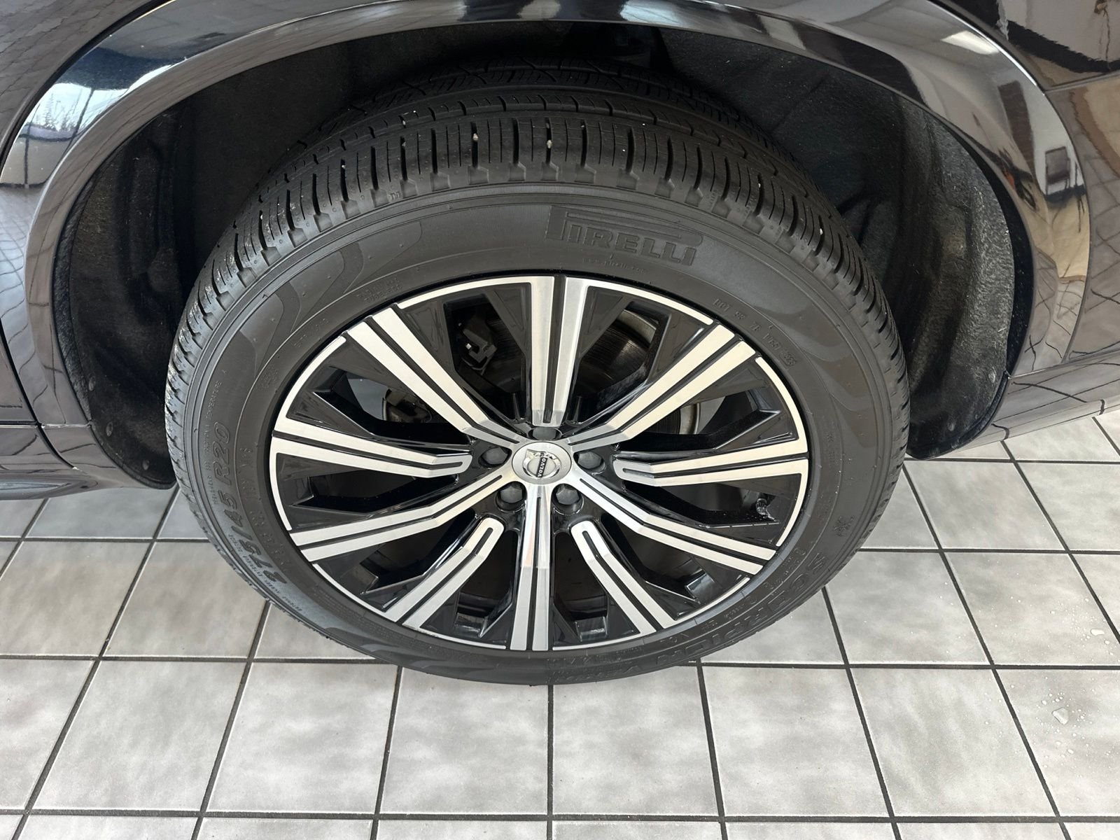 Used 2021  Volvo T6 Inscription image 24