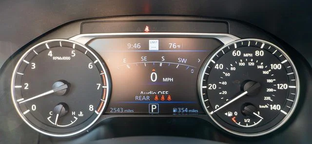Used 2025 Silver Nissan 2.5 SL image 24