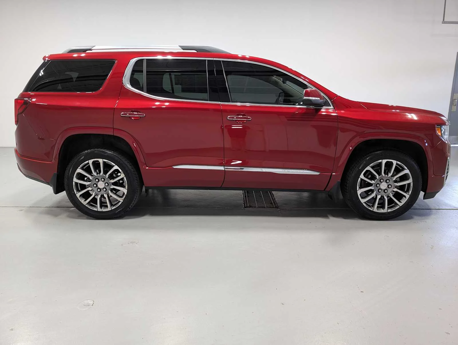 Used 2023 Volcanic Red Tintcoat GMC Denali image 7