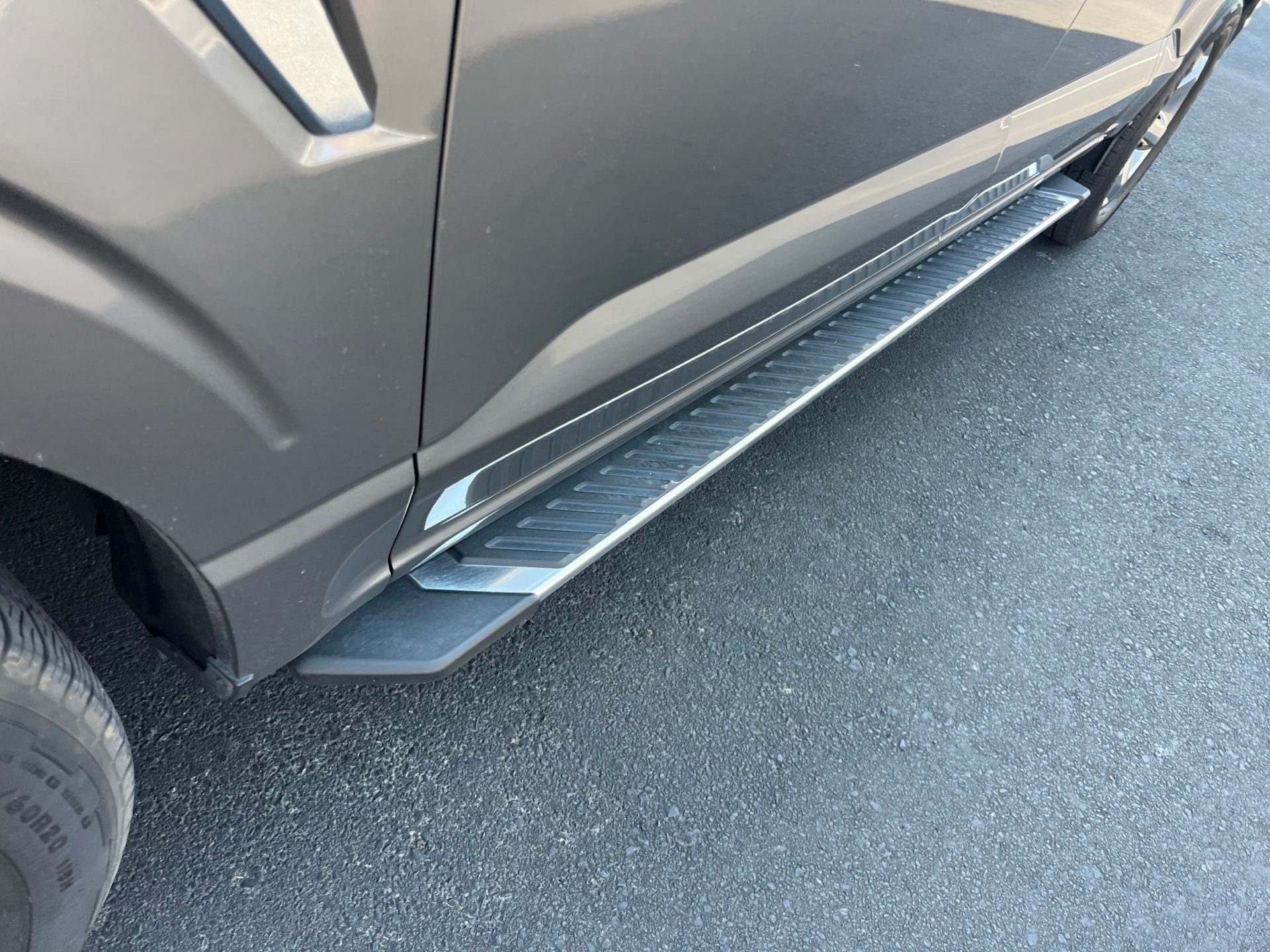 Used 2023 Gray Ford XLT image 16