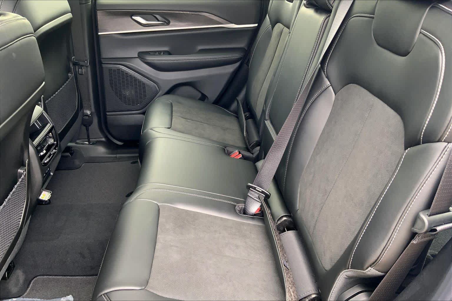 New 2026 Silver Zynith Jeep Laredo Altitude image 16