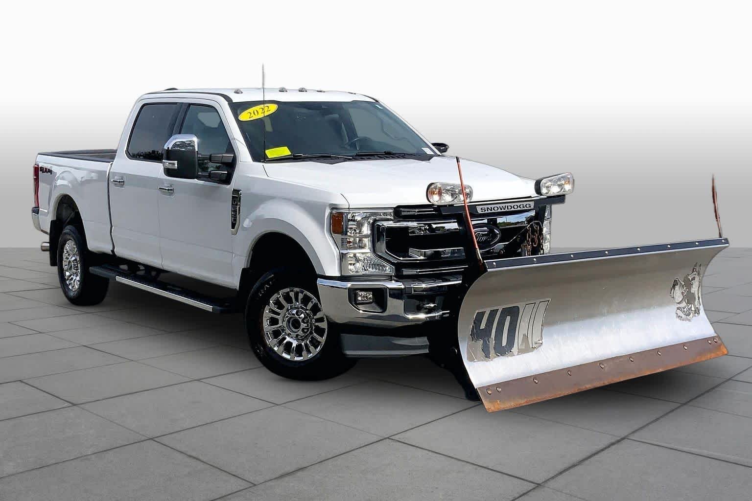 Certified Used 2022 Oxford White Ford XLT image 3
