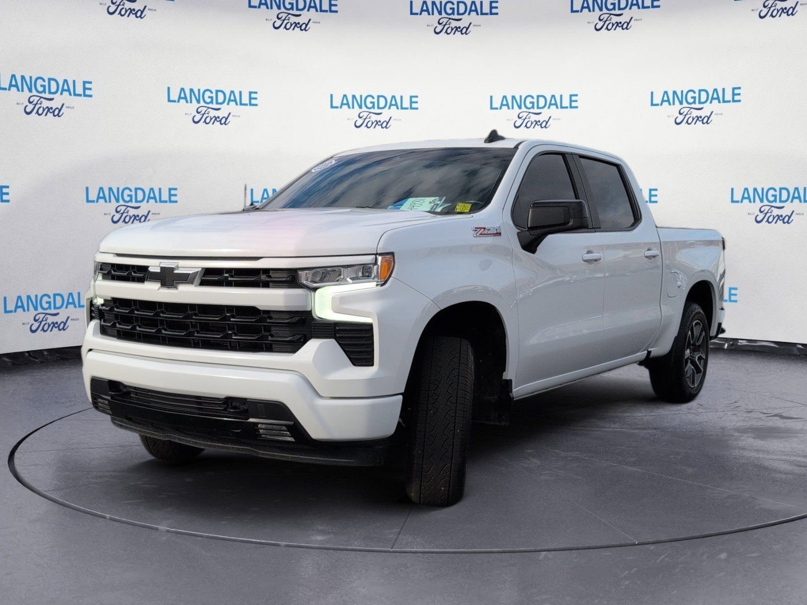 Used 2023 Summit White Chevrolet RST image 11