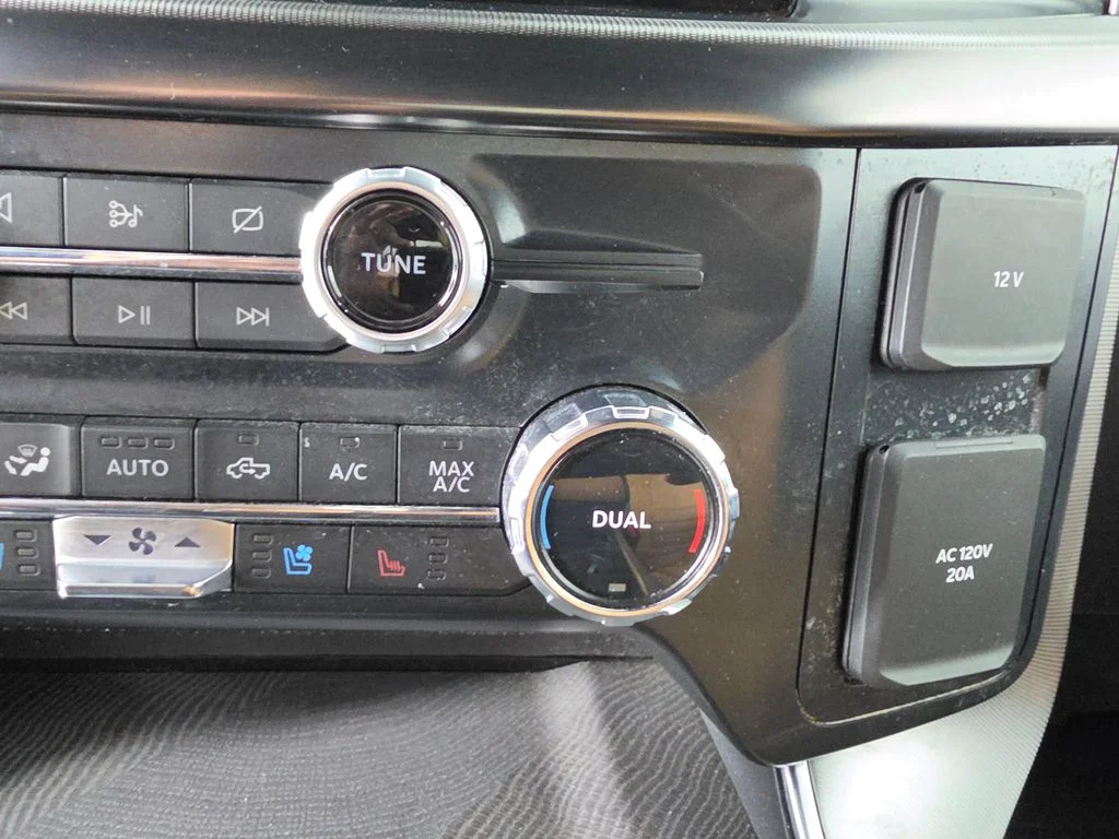 Used 2022 Blue Ford Platinum image 34