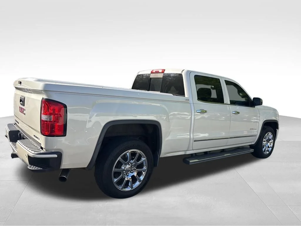Used 2015 White GMC Denali image 13