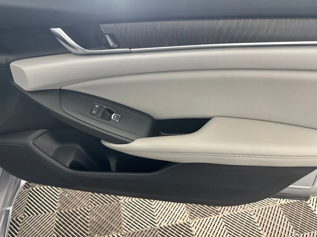 2019 Honda Accord EX - Photo 25