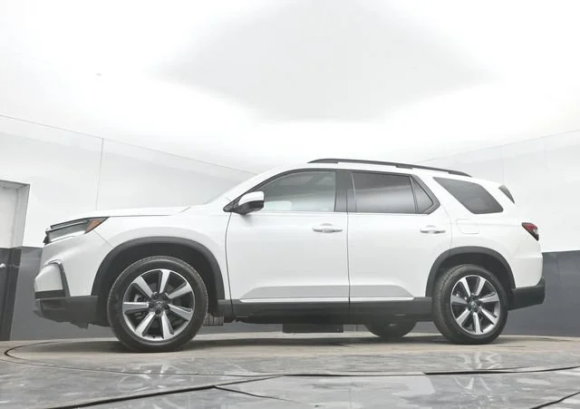 Used 2025 Platinum White Pearl Honda AWD Elite image 110