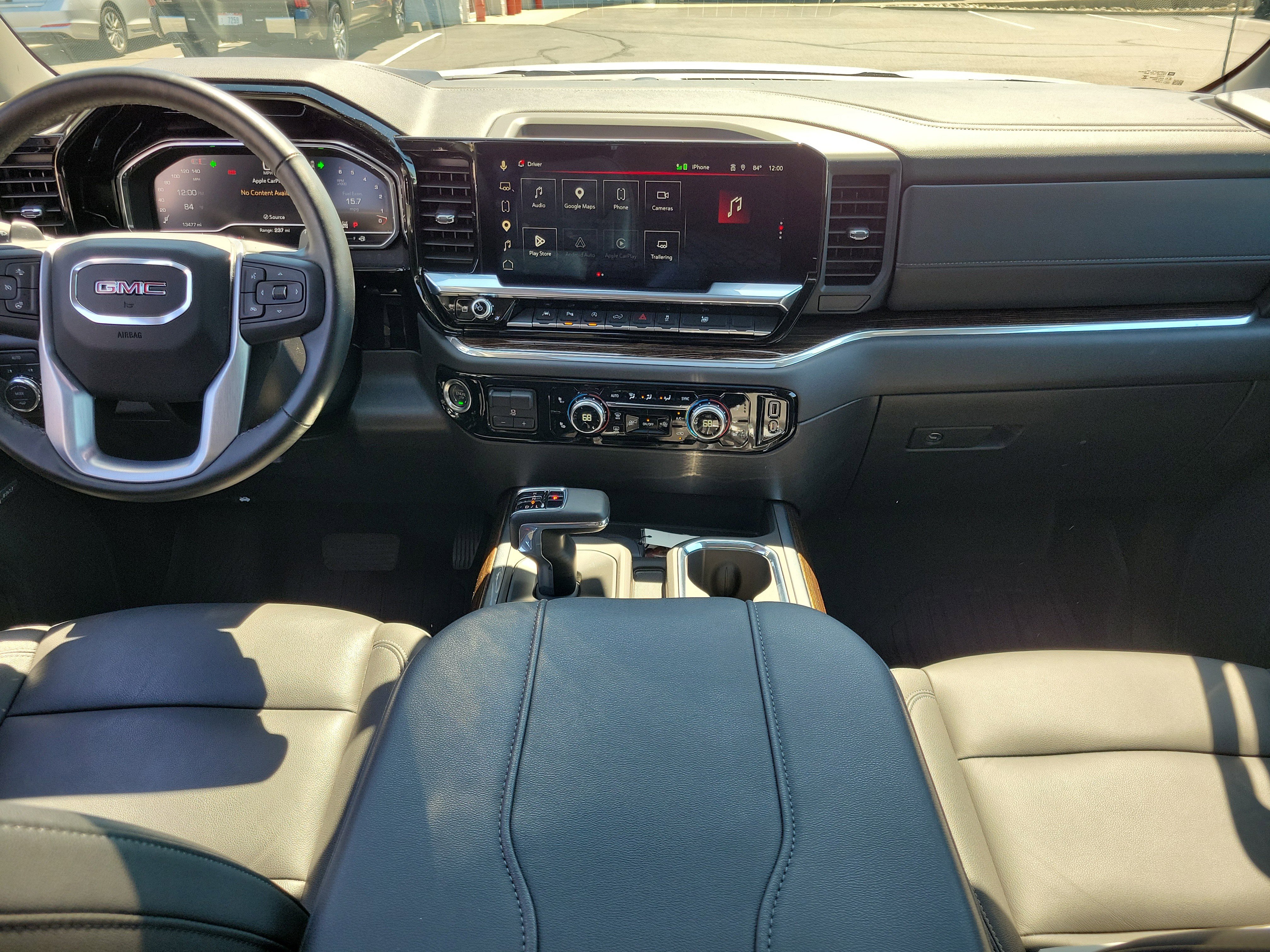 Used 2025 Summit White GMC Elevation image 9
