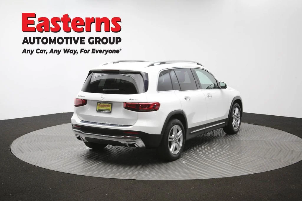Used 2021 White Mercedes-Benz GLB 250 image 44