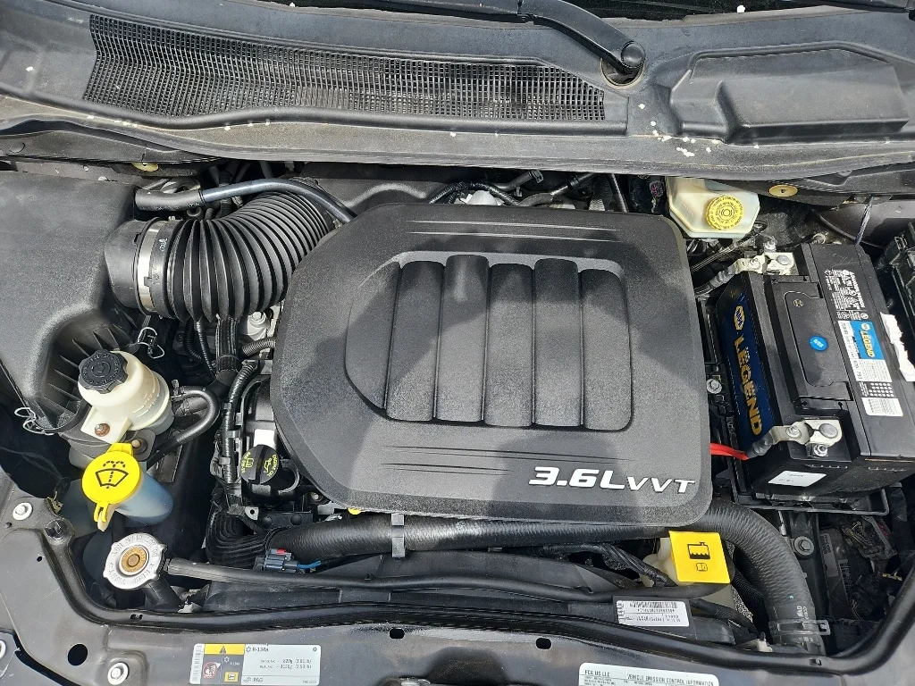Used 2017 Granite Pearlcoat Dodge SXT image 26