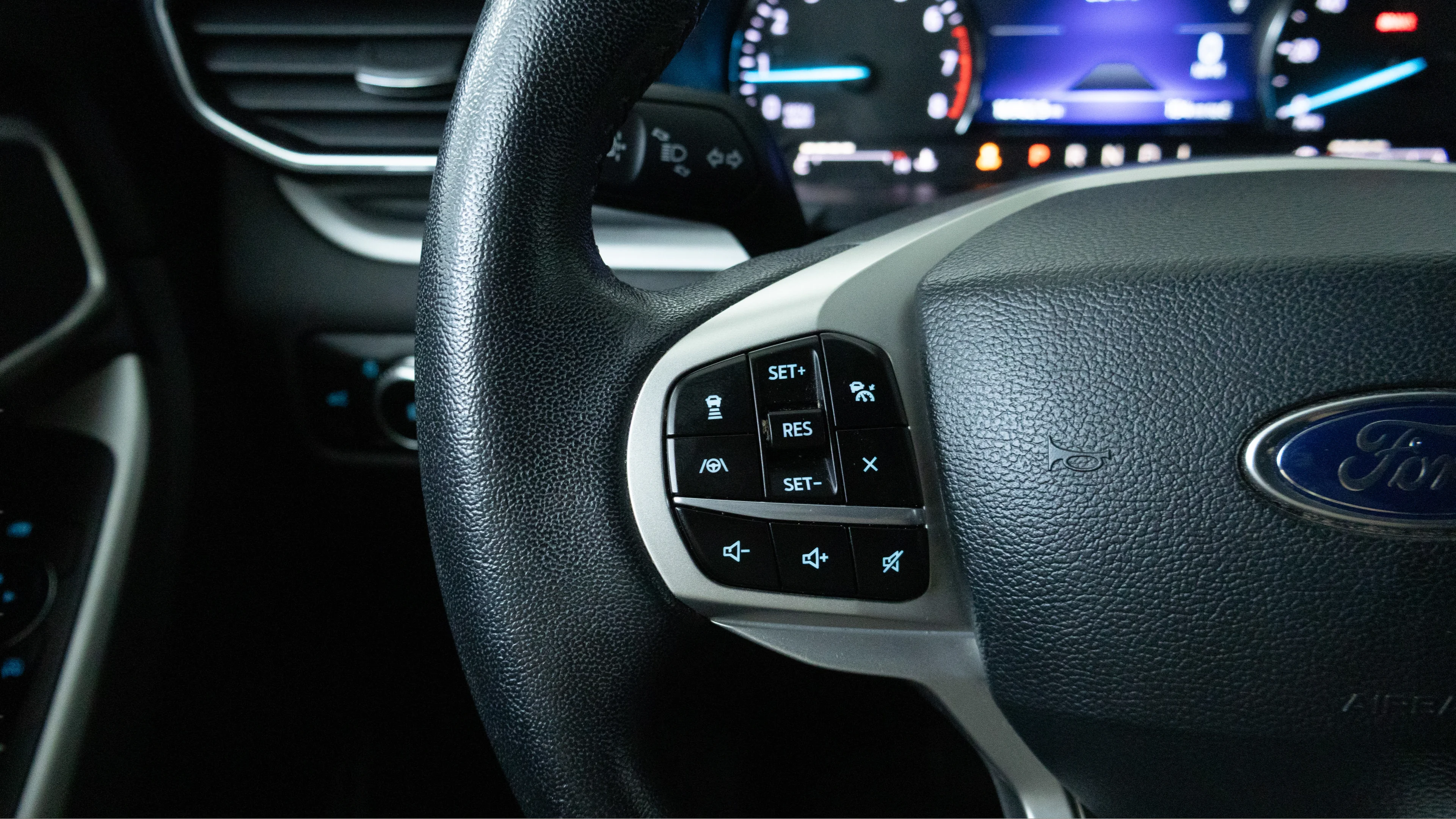Used 2023  Ford XLT image 18