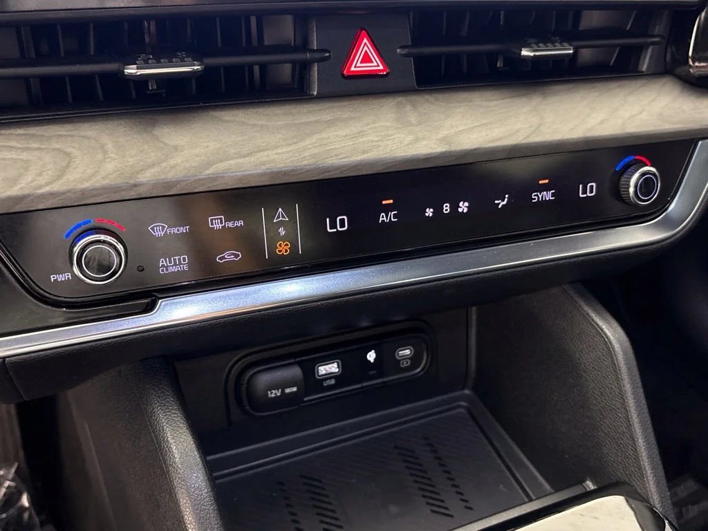 Used 2023 Green Kia X-Line image 38