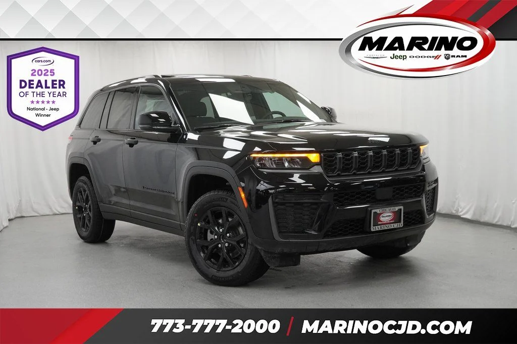 New 2026 Diamond Black Crystal Pearl-Coat Exterior Paint Jeep Altitude image 1