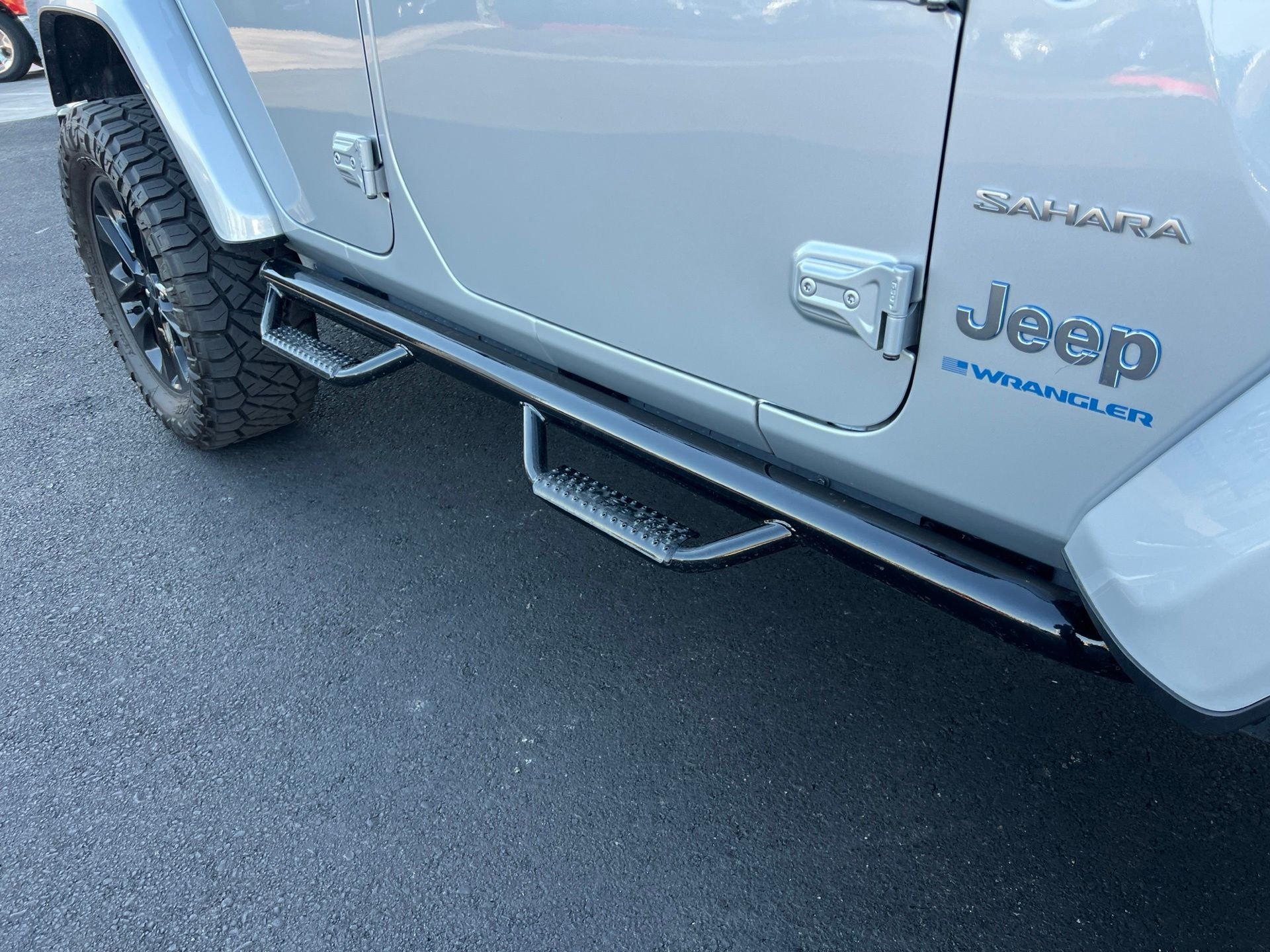 Used 2024 Silver Jeep Sahara 4xe image 16