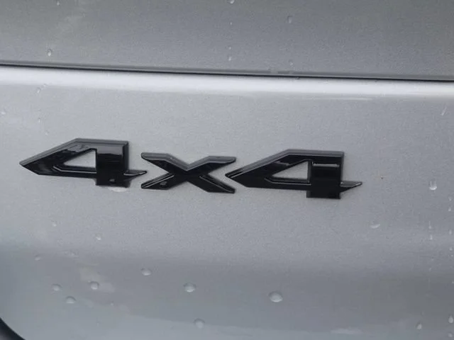 Used 2024 Silver Zynith Jeep Altitude X image 25