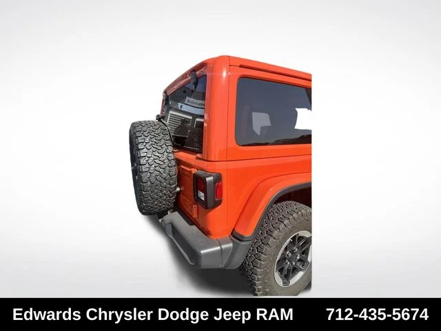 Used 2018 Orange Jeep Rubicon image 16