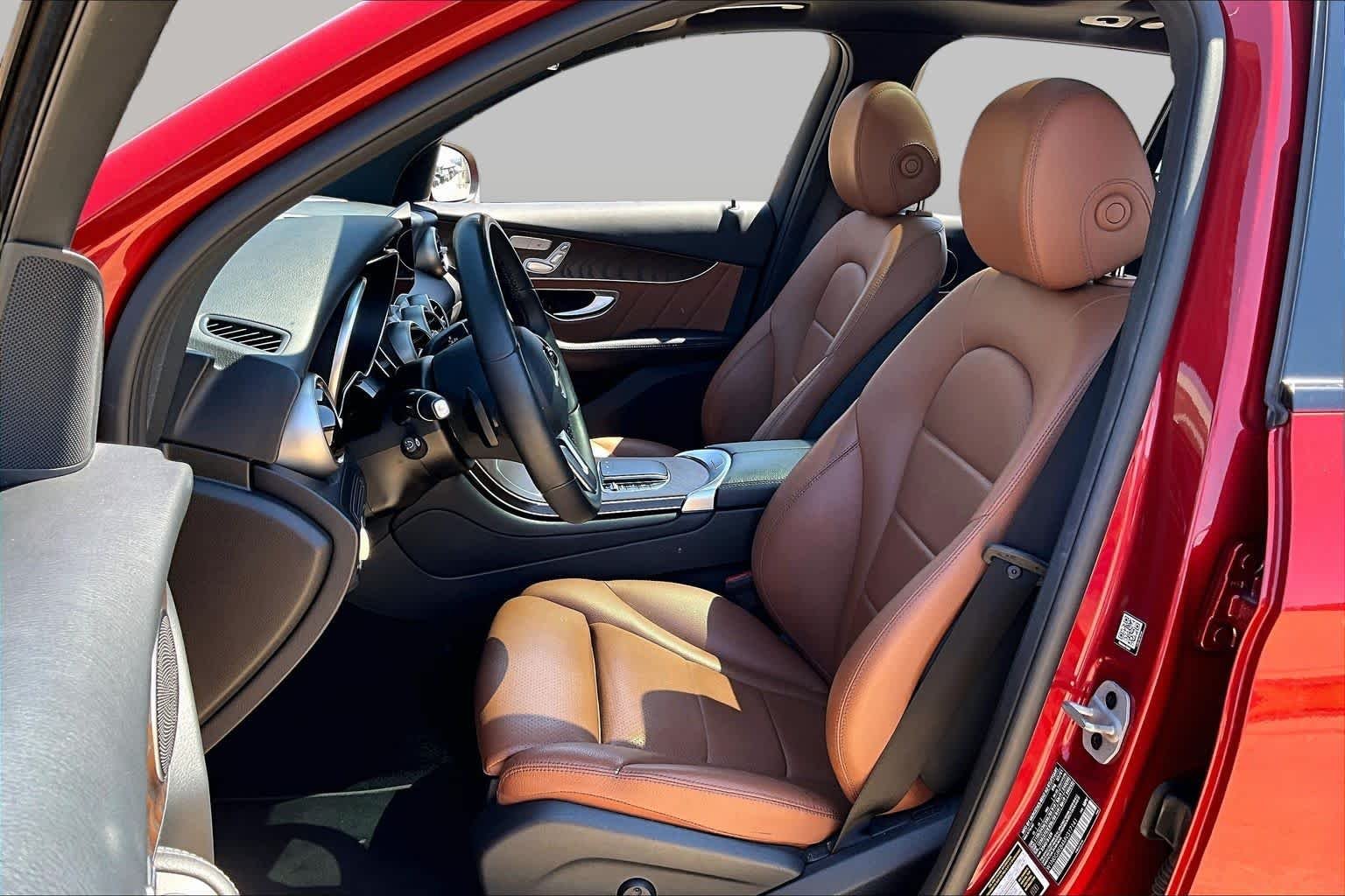 Used 2021 designo Cardinal Red Metallic Mercedes-Benz GLC 300 image 8