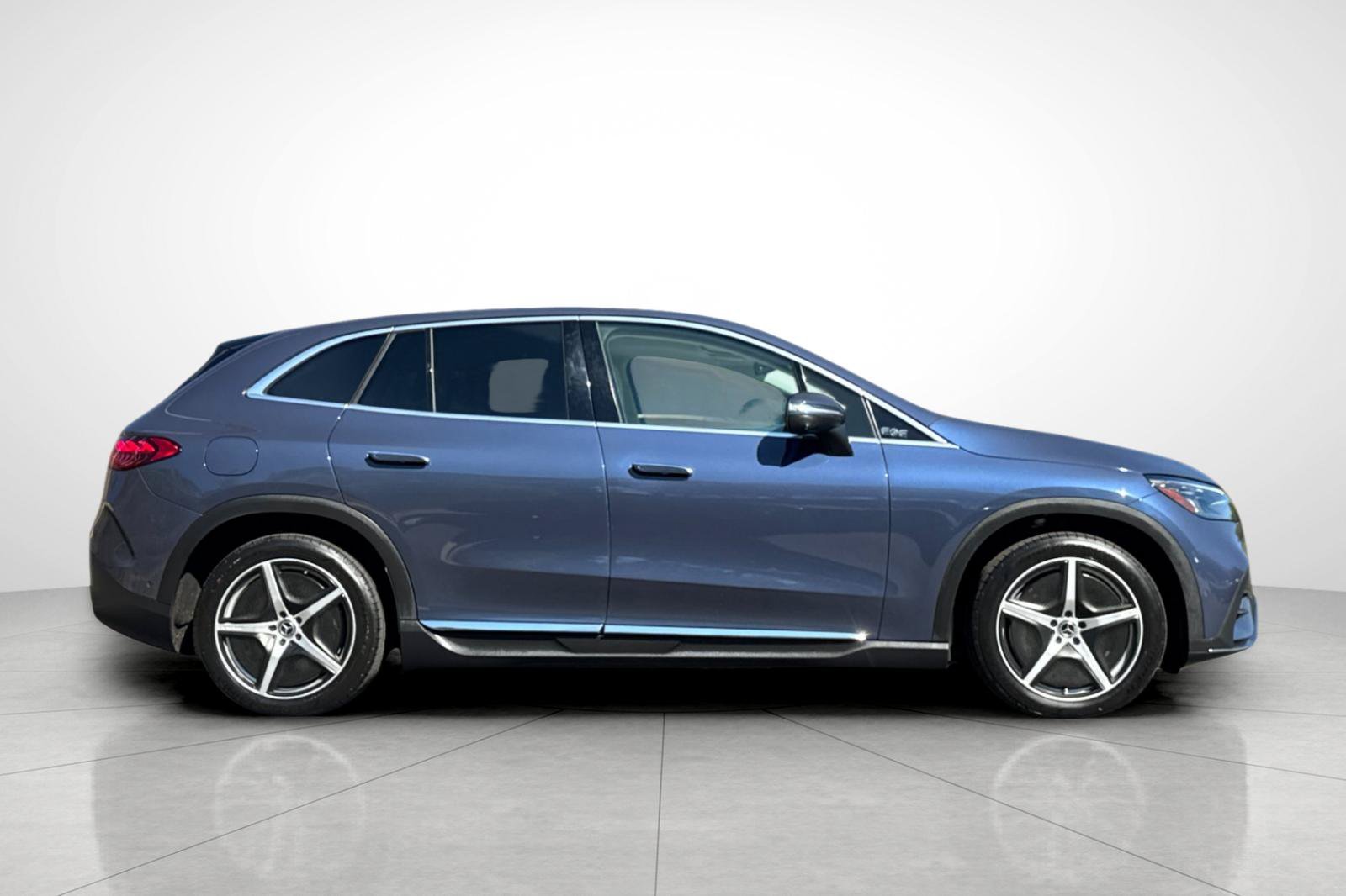 Certified Used 2023 Blue Mercedes-Benz 500 SUV image 34