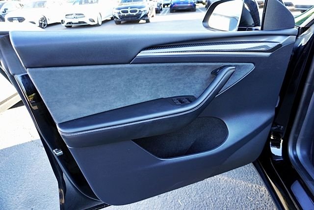 Used 2023  Tesla Long Range image 25