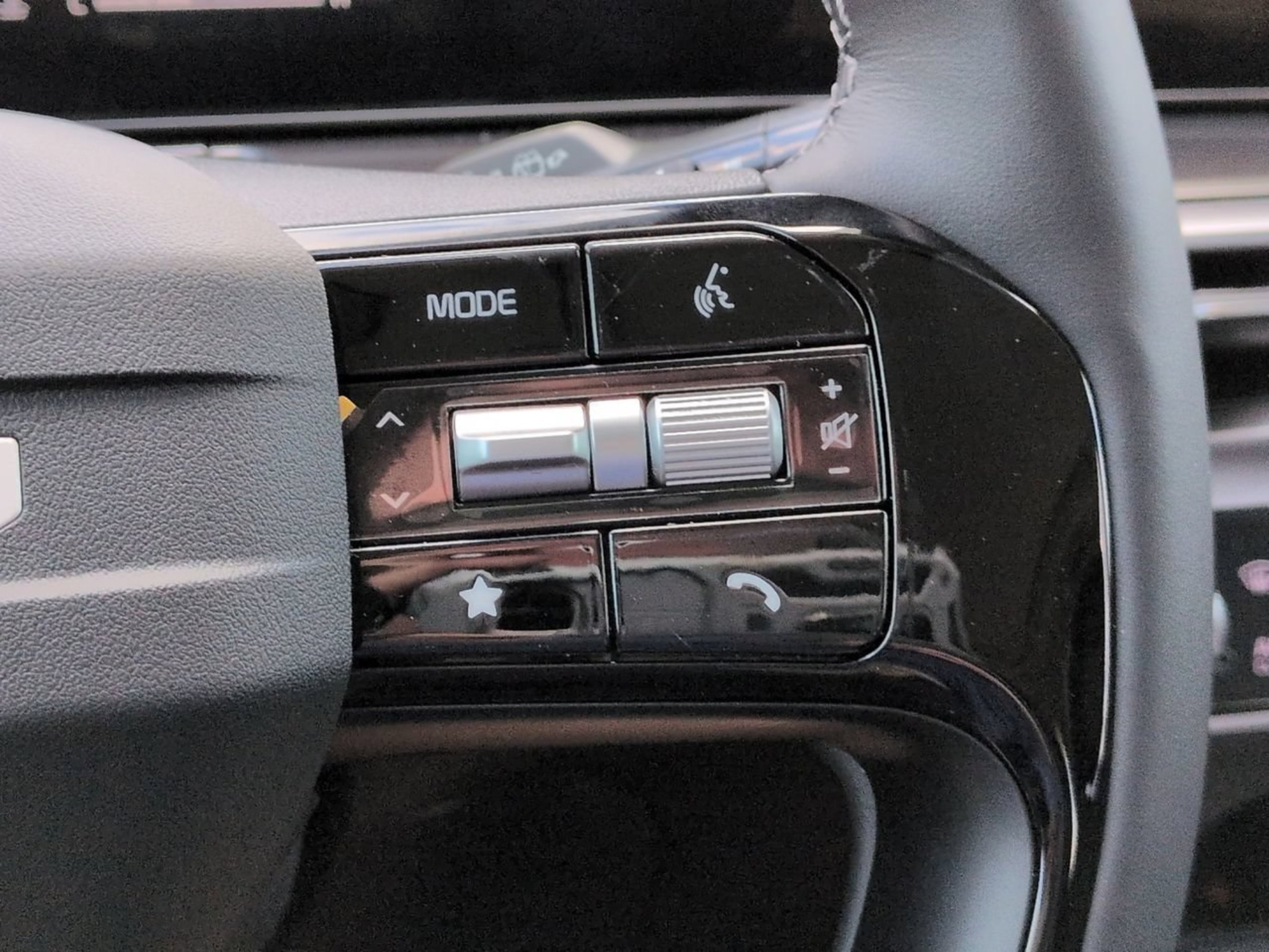 New 2026 Glacial White Pearl Kia S image 18