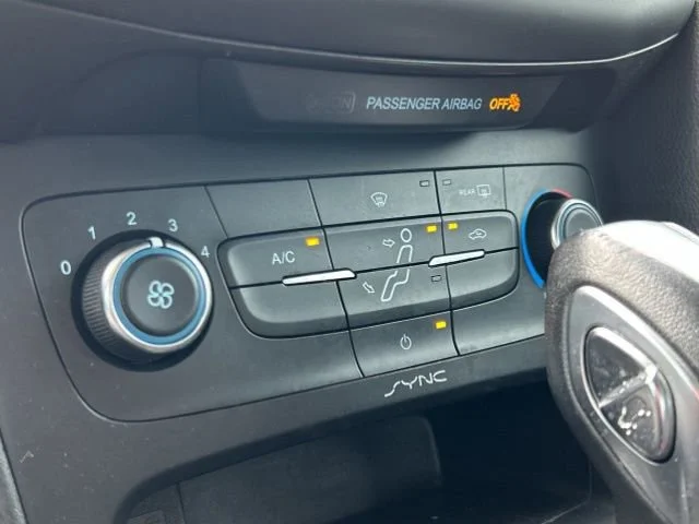 Used 2016 Gray Ford SE image 34