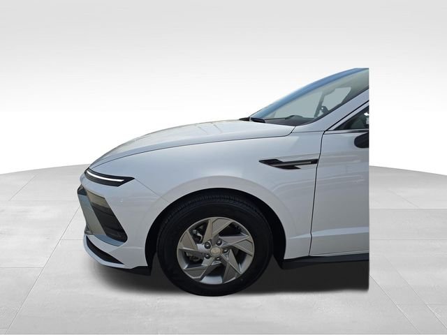 Certified Used 2025 White Hyundai SE image 10
