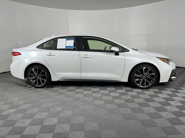 Certified Used 2022 Pearl Toyota SE image 8