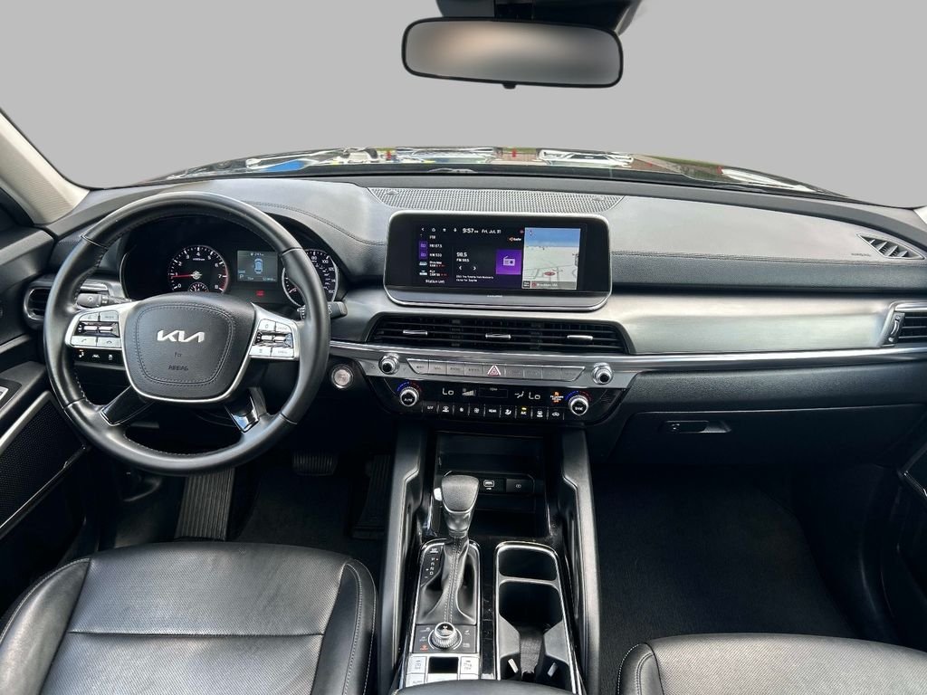 Used 2022 Black Kia LX image 22