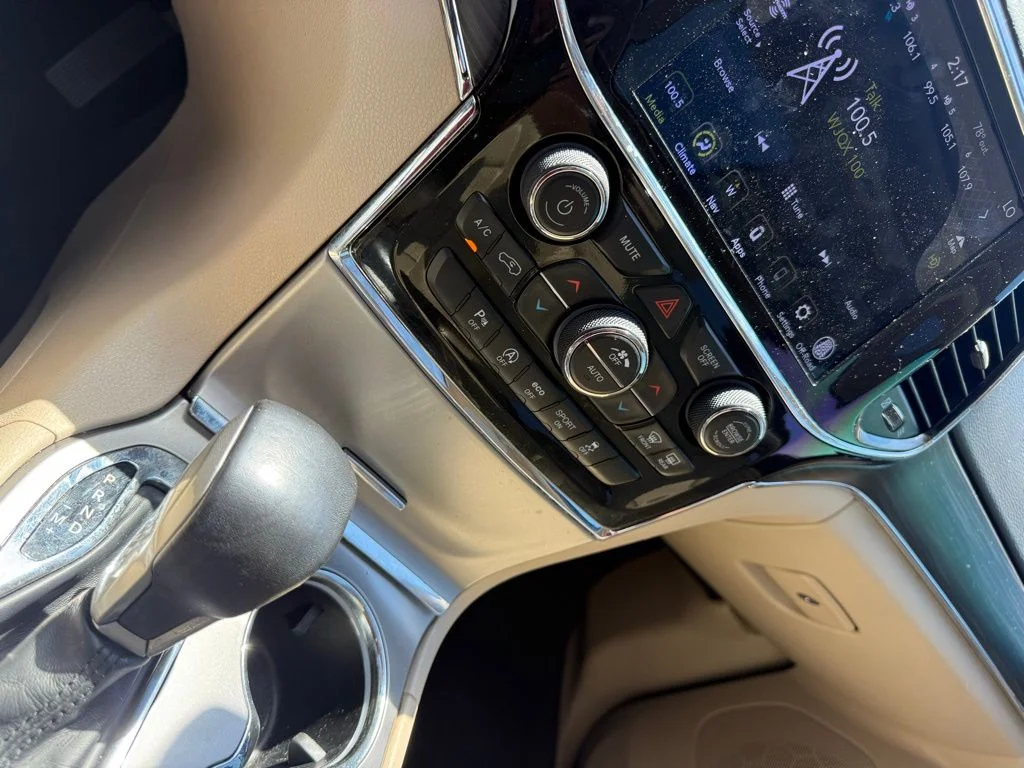 Used 2021 White Jeep Limited image 17
