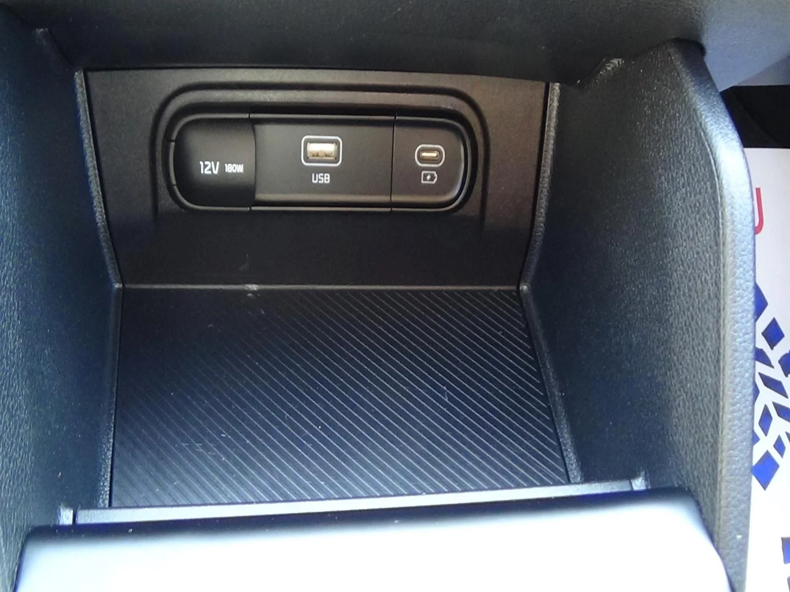 Used 2025 Ebony Black (eb) Kia LX image 28