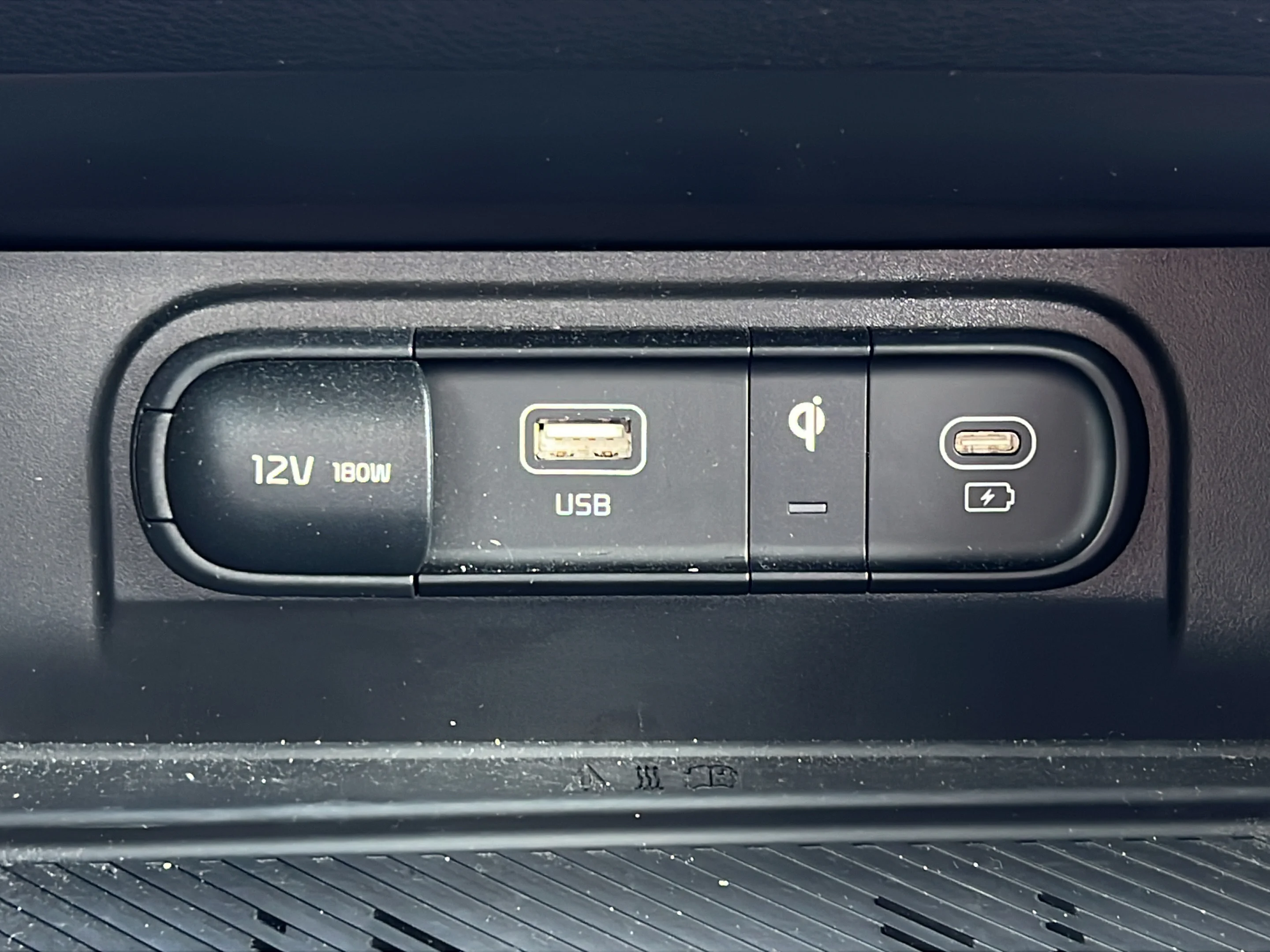 Used 2023 Wolf Gray Kia SX-Prestige image 18