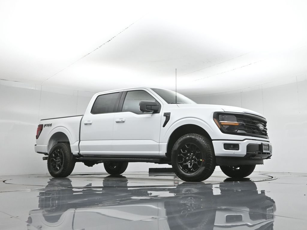 New 2026 Oxford White Ford XLT image 6