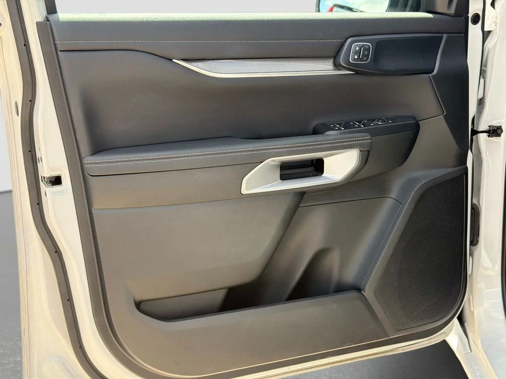 Used 2024 White Ford Lariat image 18