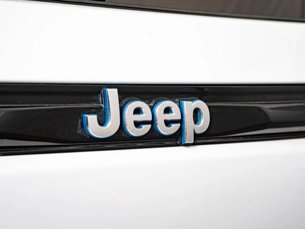 Used 2022 Bright White Clearcoat Jeep Summit Reserve 4xe image 17