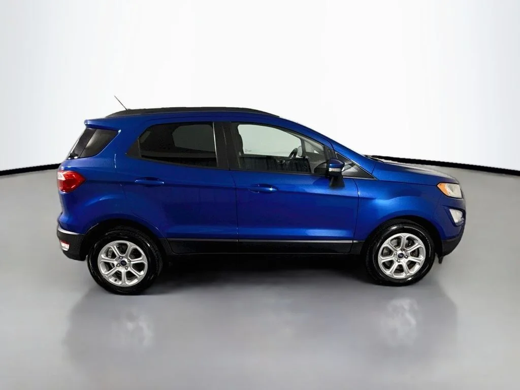 Used 2018 Blue Ford SE image 8